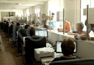 Në Lipjan mungojnë formularët për certifikata [video]