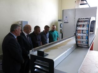  Qeveria premton përkrahje për përpunuesit e drurit dhe prodhuesit tjerë të Ferizajt