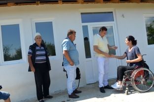 Bëhet me shtëpi të re vajza e plagosur gjatë luftës, Sadije Sadiku