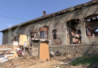 Fushë Kosova i refuzon kërkesat për ndihmë familjeve rome, e KTV-së i thonë se do t’iu ndihmojë [video]