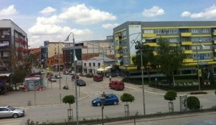  Pas kampusit shkollor, ai universitar 