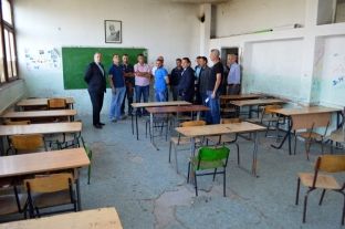 Në shkollën “Enver Maloku” nuk fillon mësimi për shkak të kushteve të mjerueshme
