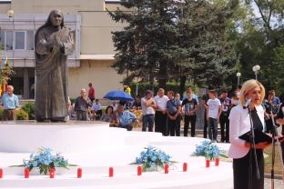 Gjakova me manifestim kulturor nderon shenjtërimin e Nënës Terezë