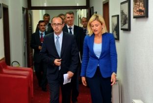 Hoti: Komuna e Gjakovës duhet të merret si shembull për të mirë nga komunat tjera