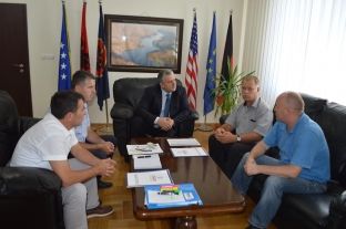 Podujeva dhe USAID-i me program për certifikimin e kultivuesve të mjedrës