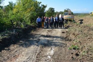 Në Klinë fillojnë punimet në asfaltimin e rrugës Ranoc-Shtupel