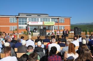 Sllapuzhani i Suharekës bëhet me shkollë të re