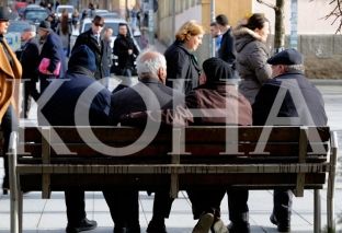  Qeveria kritikohet se s’bëri gjë për pensionistët kosovarë të Zvicrës [video]