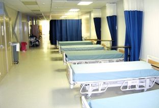 Ndeshja e kompetencave zvarrit punimet në Spitalin e Graçanicës