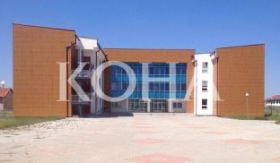 Gjimnazistët paguajnë nga 3 euro për rojën e shkollës