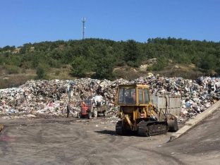 Dy fshatra kërkojnë largimin e deponisë së mbeturinave