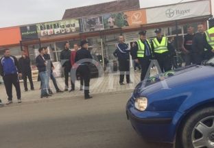 Protestohet për viktimat në Vragoli, bllokohet rruga [foto]