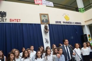 Zhabari kremtoi 100 vjetorin e shkollës