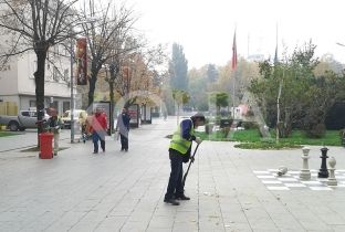 Ankesa e konkurrentit lë pezull tenderin për pastrim rrugësh dhe ambientit në Pejë