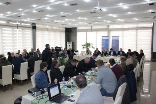 Bizneset e Pejës u informuan nga ministrja Bajrami për lehtësim të zhvillimit të bizneseve