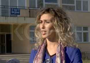 Një mësimdhënëseje iu desh dy herë të konkurrojë për vendin e saj të punës
