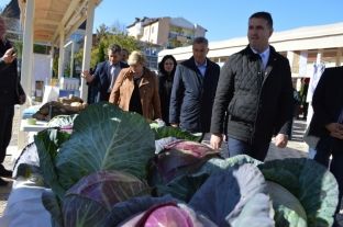 Sheshi i Podujevës edhe sot i mbushur me produkte vendore