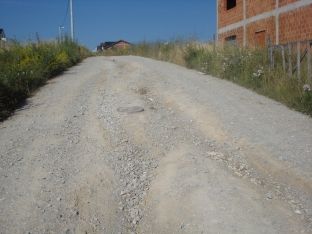 Ministria e Infrastrukturës jep 30 mijë euro për rrugën që kushton 230 mijë euro