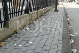 Rrugët e Pejës tash 6 muaj të papastra për mungesë operatori