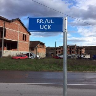 Fillon vendosja e tabelave me emërtimet e rrugëve në Komunën e Rahovecit