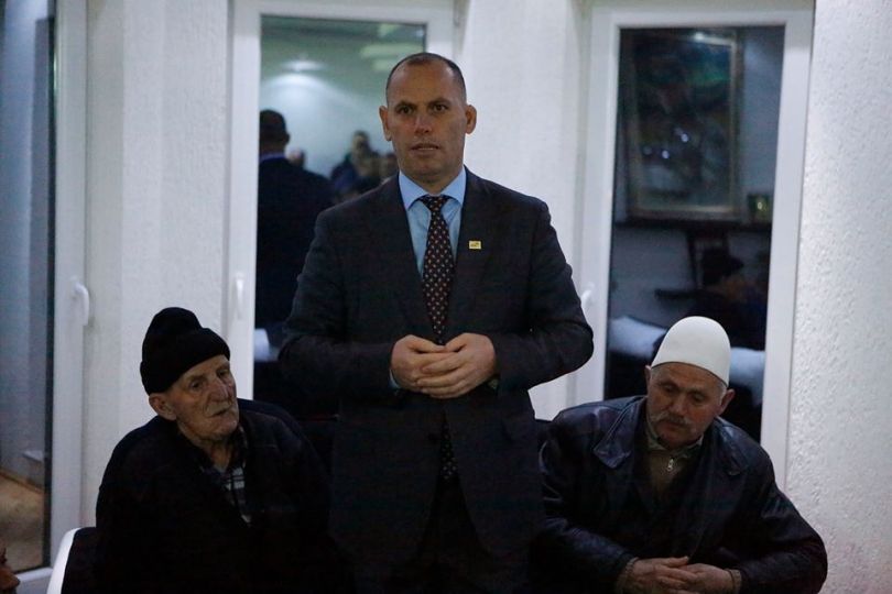 Lladrovci të aderuarve nga VV: Ju nuk jeni ata që gjuani Parlamentin me raketahedhës [video]