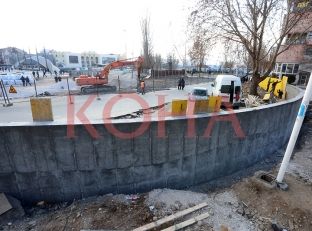 Ftohen Tahiri, Bahtiri, Rakiq e BE-ja në Mitrovicë për të sqaruar ndërtimin e murit