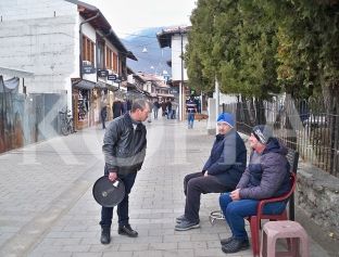 Shitësit ambulantë kërkojnë kthimin për tregtim në Çarshi të Gatë