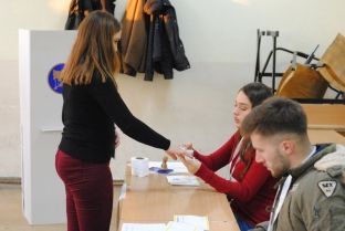 Procesi i votimit në Drenas përmes fotografisë