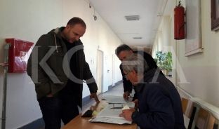 Votuesit nuk po i gjejnë emrat e tyre