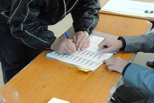 “Deri në orën 13, votuan rreth 20 për qind e qytetarëve”