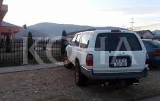 Komuna e Drenasit sqaron pse automjeti zyrtar ishte pranë qendrës së votimit