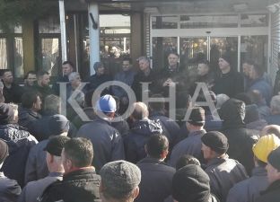 Punëtorët e KEK-ut kërkojnë 200 euro bonus dhe qymyrin falas