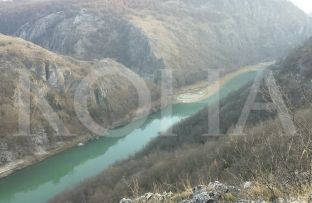 Derdhja e ujërave të zeza, me pasoja shkatërruese për Drinin