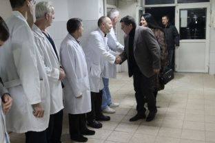 Haziri vizitoi institucionet e kujdestarisë në natën e ndërrimit të moteve 