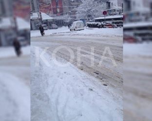 Rrugët e Pejës ende të papastruara [foto]