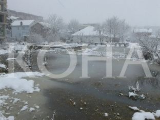 Dy lagje të Lipjanit prej 3 ditësh përballen me vërshime ujërash të zeza