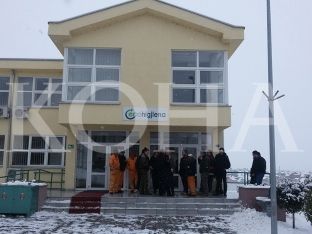 Kryetari i Gjilanit kundërshton largimin e 17 punëtorëve nga puna