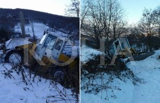 Në fshatin Zhazhë të Zveçanit, ngecin edhe kamionët për pastrim të borës