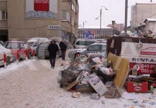 “Eko Higjiena” në Grevë, Gjilanin e kaplon bërlloku [video]