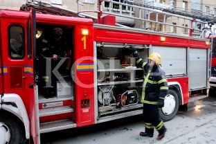 Opozitarët akuzojnë Komunën e Prizrenit për kushtet e rënda të zjarrfikësve