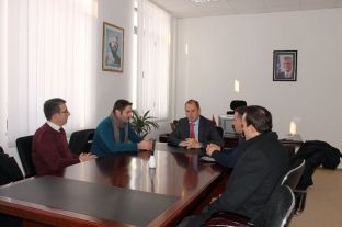 Lladrovci takon përfaqësuesit e Bashkësisë Islame në Drenas