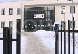 Standarde të dyfishta në Drenas, u suspenduan vetëm disa zyrtarë me aktakuza për keqpërdorim [video]