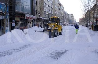 Kompania “Pastërtia” me shumë punëtorë e pa makineri pastrimi