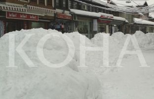 Çarshia e Pejës, e bllokuar nga bora