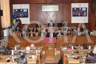 Këshilltarët miratojnë deklaratën në mbështetje të Haradinajt