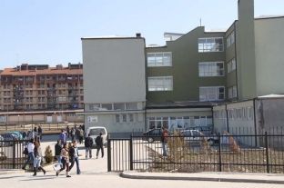 Dështon nisja e mësimit gjithëditor në dy shkolla të Ferizajt