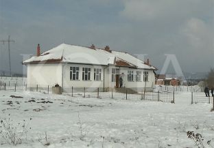  Në Podujevë ka ende shkolla që mbajnë mësim me tri ndërrime [video]