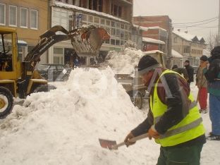 Inspektorati në Shtime denoncon kompaninë pastruese komunale