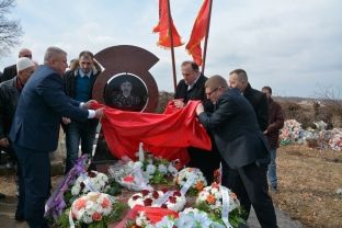 Në Dobërdol të Klinës u zbulua pllaka përkujtimore e luftëtarit të lirisë Gaspër Laci