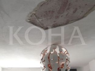 Pranimet e dyshimta teknike të banesave të reja po u sjellin telashe banorëve [video]